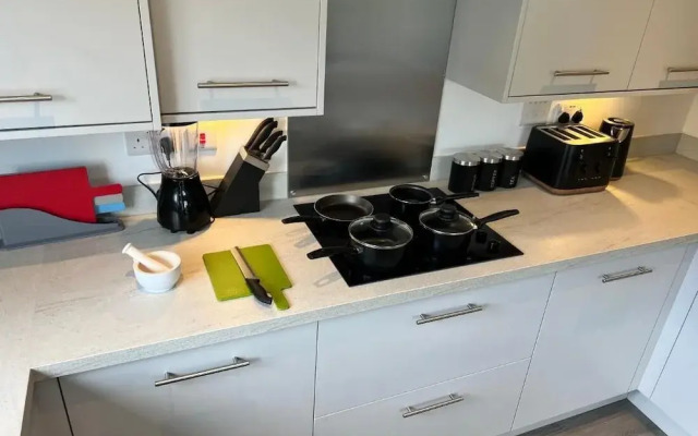 Modern 2 Bedroom Apartment