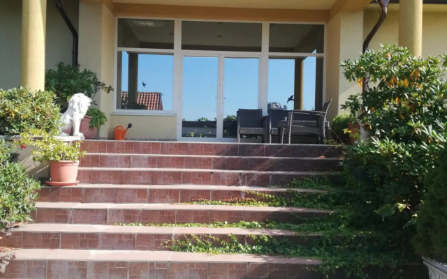 Rezident consult s.r.o.