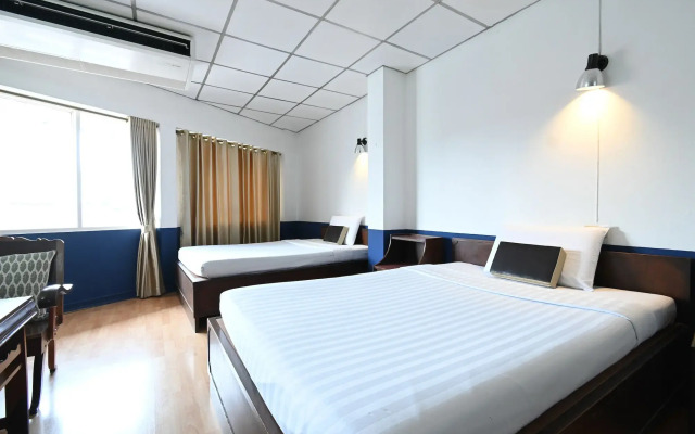 The Krungkasem Srikrung Hotel