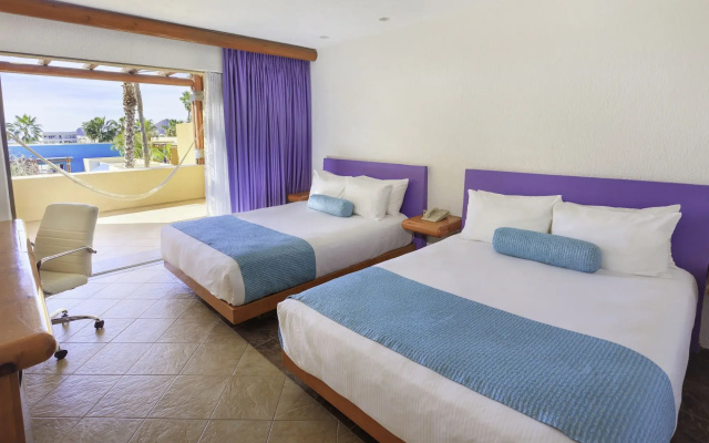 Los Patios Hotel