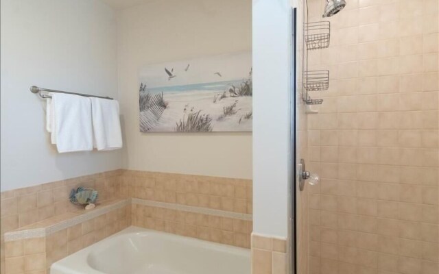 300 Edgewater Ct 3 Bedroom Home by Redawning