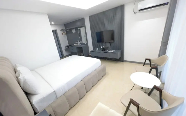 The Clover Hotel