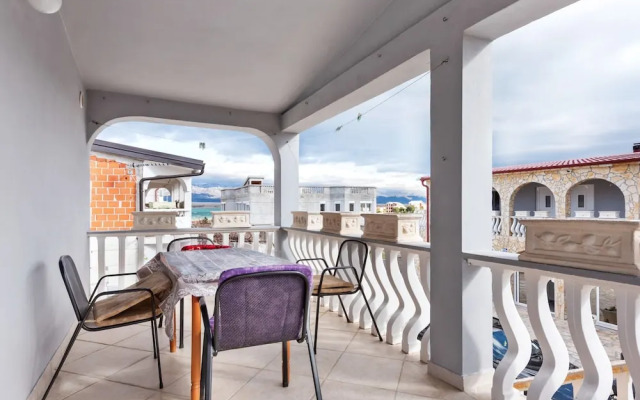 Simplistic Apartment in Vir With Garden