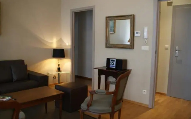 C.j.1 Brussels Apartments