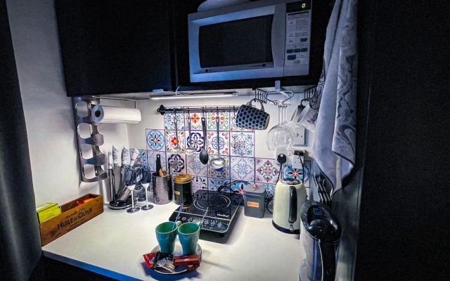 Large 1-bed Studio in London Well Equipped