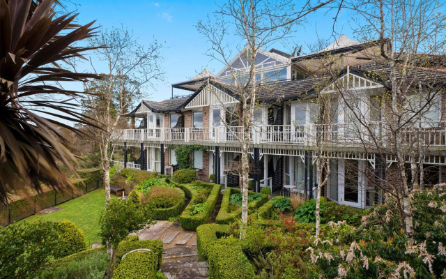 Echoes Boutique Hotel and Restaurant