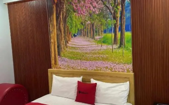 RedDoorz near Saigon Hi-Tech Park