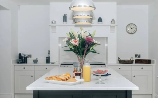 Woodvale Retreat - Sleeps 10
