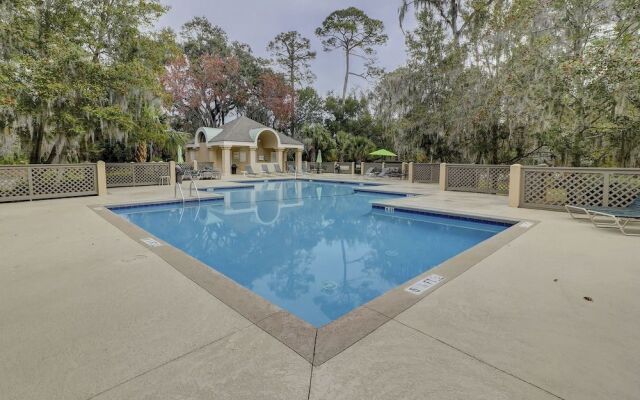 Colonnade Club 196 by RedAwning