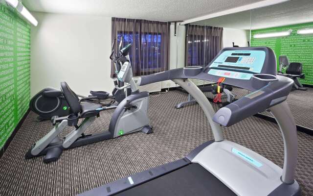 La Quinta Inn & Suites by Wyndham Cleveland Macedonia