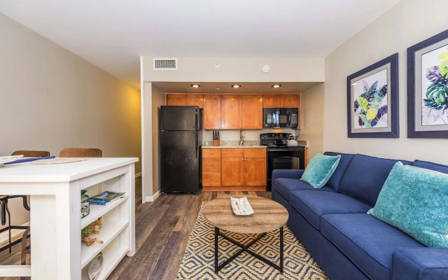 Royal Kahana 318 Studio Bedroom Condo by RedAwning