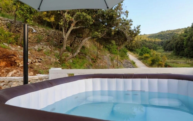 Irena - Secluded Paradise - H