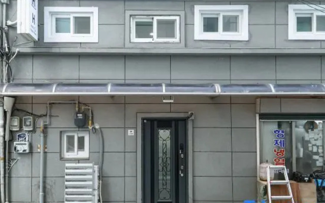 Korea Happiness House - Female Only