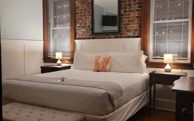 Historic Hotel Nichols