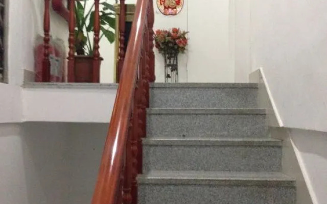 Yinghu Business Hotel