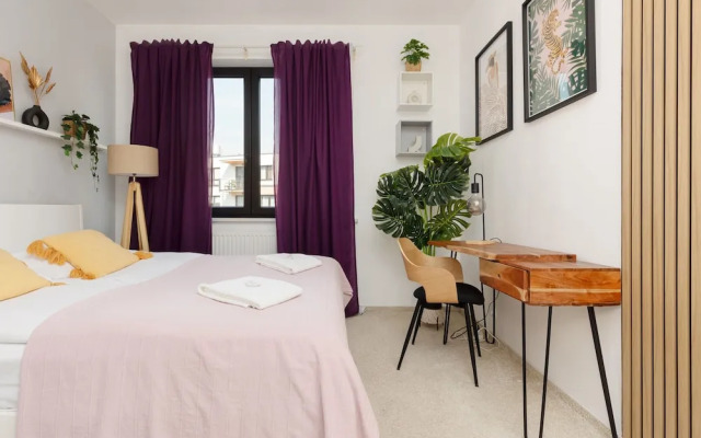 Symboliczna Apartment Warsaw by Renters