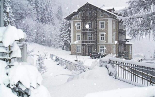 Stunning Holiday Home in Bad Gastein with Sauna
