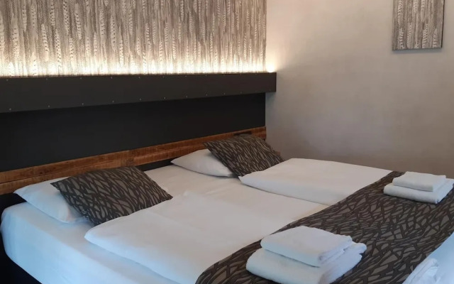 RAVEL Hotel Cyrano