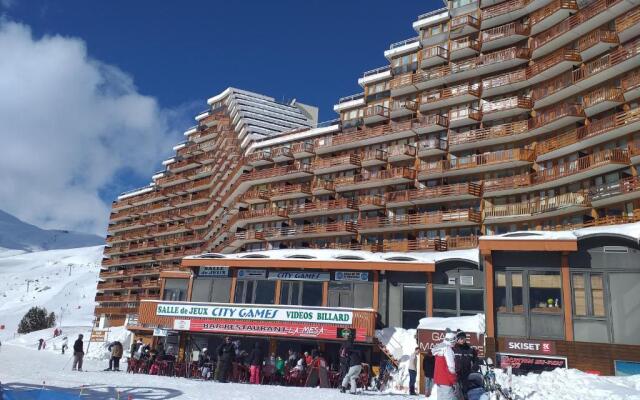 STUDIO en PLEINE MONTAGNE AVEC VUE SUR MARMOTTES