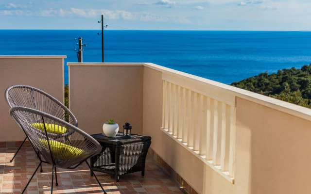 Villa Luana with amazing sea views