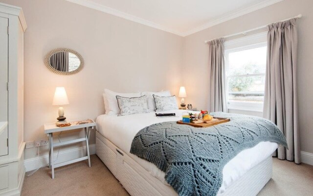 The Stephendale Road Townhouse - SL