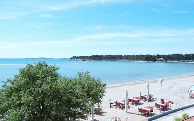 Real - 10 m from sea - A8(2+2)