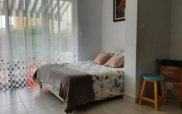 Studio avec jardinet