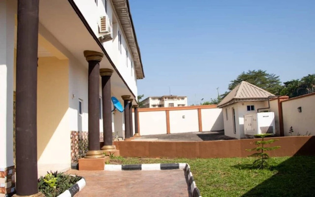 Ralph and Comfort Luxury Suites