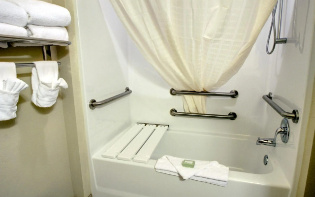 Cobblestone Hotel & Suites - Waynesboro