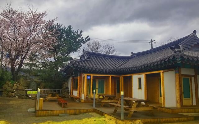 Chowoo Guesthouse