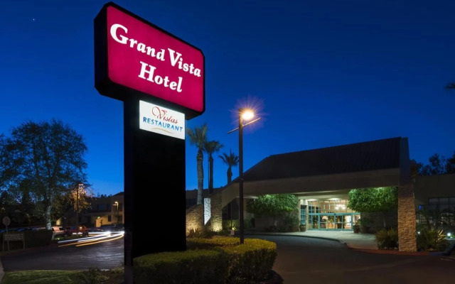 Grand Vista Hotel