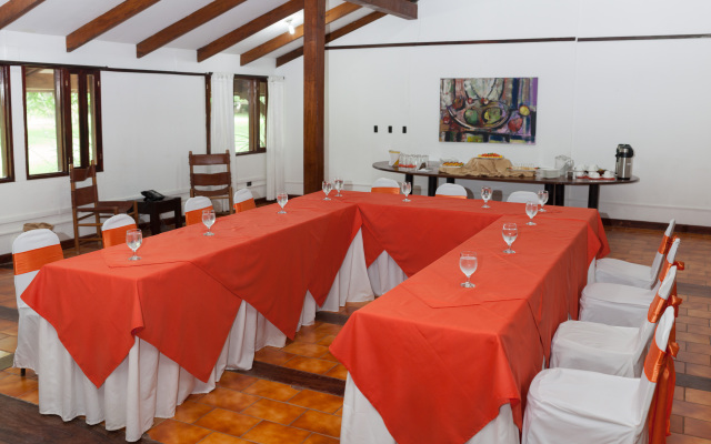 Hacienda La Pacífica Eco-Lodge