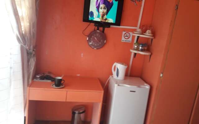 Diphororo Guest House