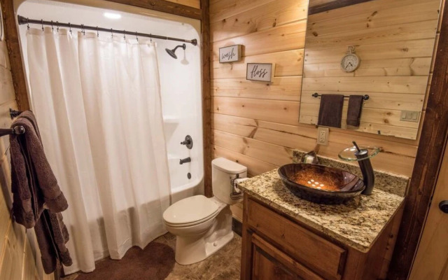 Simmer Down Lodge - 5 Br Cabin