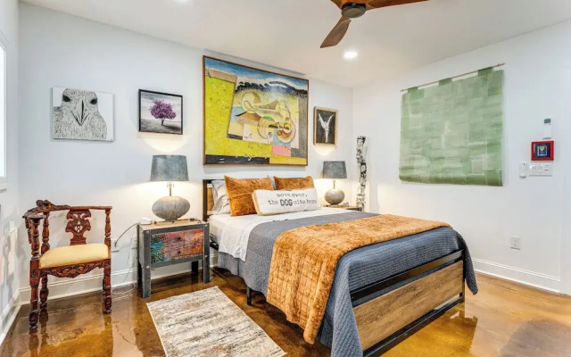 'arboco' Downtown Murphy House w/ Courtyard!