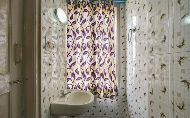 SPOT ON 39787 Radha Krishna Deluxe Lodge