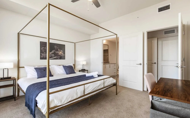 Modern Condo With Local Vibrance by Cozysuites