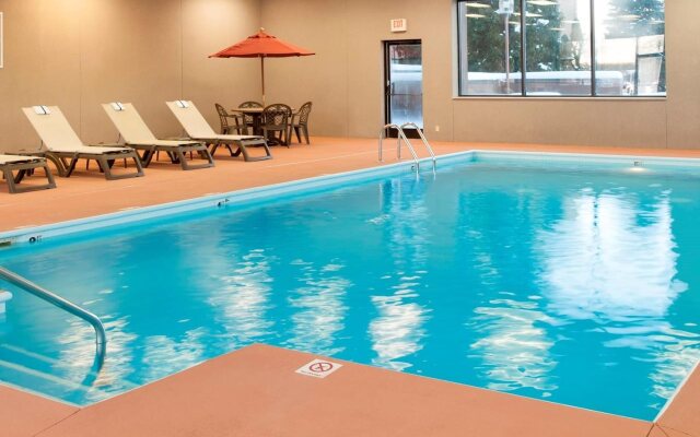 Spark by Hilton Stevensville