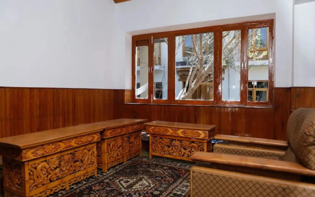 Hotel Royal Hill By OYO Rooms