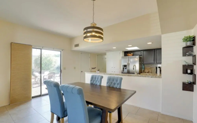 Sunny Tucson Townhome w/ Patio & Mountain Views!