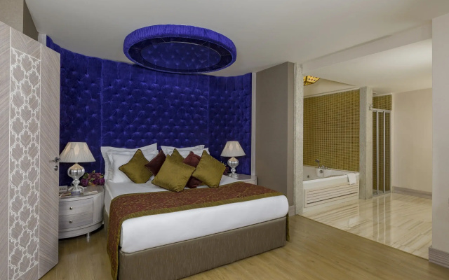 Royal Alhambra Palace - All Inclusive