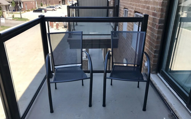 Executive Lakeview Town Home