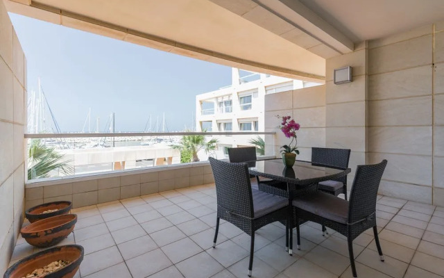 Marina Herzliya Sea View Spa Parking