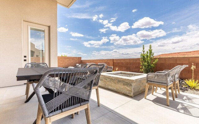 Desert Dreaming 2 Bedroom Home by RedAwning