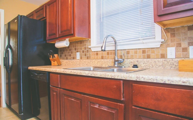 Woodbine Charmer 12 min to Downtown Nashville!