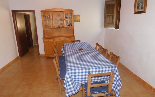 Spacious Villa Ideal Families and Groups