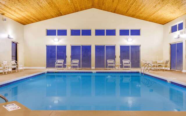 Comfort Inn & Suites