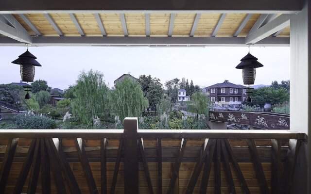 Floral Hotel Deqing Qinzizaiju
