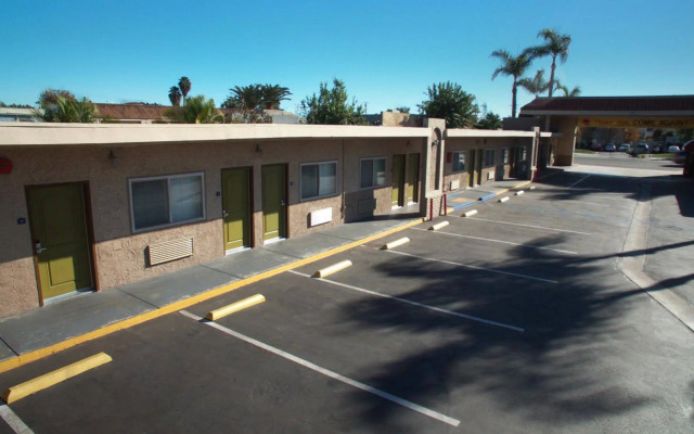 Tropic Lodge