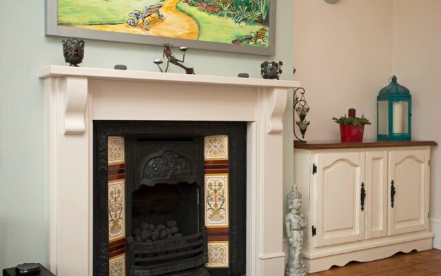 10 Bedroom Home In Glastonbury Beautiful Garden
